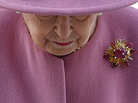 Süddeutsche Zeitung. Болезненный год королевы: