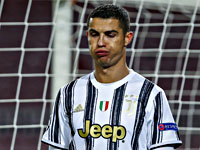 Криштиану Роналду не реализовал пенальти.