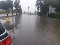 За день пожарные выезжали 49 раз, чтобы помочь израильтянам во время наводнений