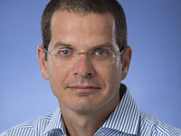 Вакцинация от коронавируса: технологии, ожидания и риски. Интервью с профессором Шепшеловичем