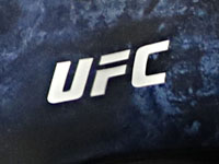 Спортсменка UFC опубликовала эротическую фотографию с елочкой