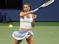 Знаменитая теннисистка поздравила поклонников с Рождеством эротической фотографией