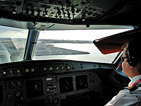 После приземления правительства в аэропорту Адена прогремел взрыв, есть погибшие