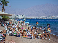 На пляжи Эйлата запретили проносить одноразовую посуду