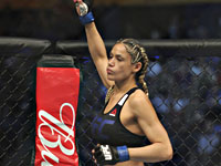 Спортсменка ММА поделилась сладкой эротической фотографией