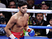 Бокс. Гарсия побывал в нокдауне, но победил Кэмпбелла