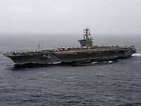 На фоне угроз Ирана в адрес США Пентагон оставляет на Ближнем Востоке авианосец 