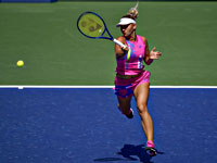 Абу-Даби. Марта Костюк и Арина Соболенко вышли в четвертьфинал