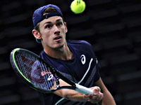 Теннисный турнир в Турции. Финал длился 7 минут. Теннисист из Казахстана проиграл