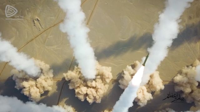 КСИР распространил снимки пусков баллистических ракет и полета КСИР распространил снимки пусков баллистических ракет и полета