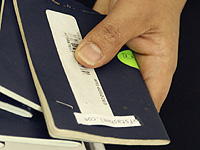 58-летняя француженка три года пытается доказать, что она жива