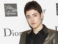 В возрасте 24 лет от передозировки наркотиками умер сын миллиардера и супермодели