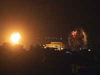 Палестинские источники: в ответ на ракетный обстрел ЦАХАЛ наносит удары по сектору Газы