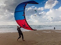 Полёты в шторм над Средиземным морем. Фоторепортаж