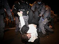 Беспорядки в Бней-Браке: слезоточивый газ, 6 задержанных, ранена сотрудница полиции