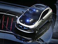 Mercedes и Porsche представили новые электромобили