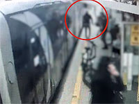 В Хайфе 20-летний парень толкнул пожилого мужчину под колеса 