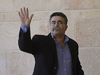 Перец проигнорировал приказ Михаэли выйти из правительства и вместо этого вышел из 