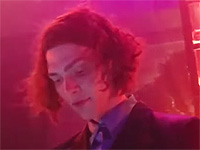 Певица, продюсер и диджей Софи Ксеон, известная как Sophie, умерла в возрасте 34 лет