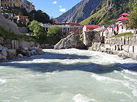 Сход ледника на севере Индии: не менее 10 погибших, более 100 человек пропали без вести