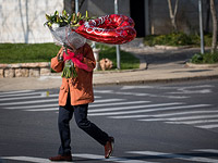 День Всех влюбленных: без массовых вечеринок, но с традиционными подарками