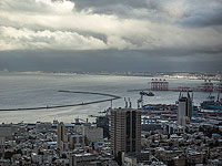 Начинается зимняя буря: шторм на побережье Средиземного моря, ожидаются дожди и снегопад