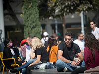 До 10 увеличено количество людей, которые могут находиться в одном помещении, и до 20 – на улице