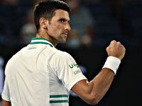 Новак Джокович победил Аслана Карацева и вышел в финал Открытого чемпионата Австралии