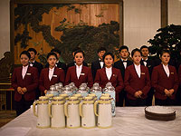 Скандал в Китае: сеть чайных назвала женщин