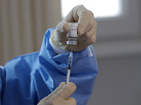 Как борьба с вариантами COVID-19 может изменить стратегии вакцинации