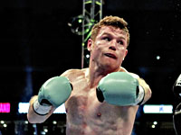 Бокс. Сауль Альварес защитил чемпионский титул нокаутом