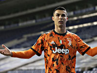 Криштиану Роналду забил.