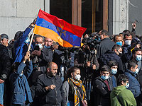 Оппозиция взяла штурмом здание правительства Армении