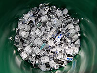 Полиция задержала онлайн-продавцов использованных флаконов из-под вакцины Pfizer