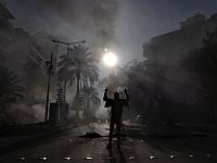 В разных районах Ливана протестующие перекрыли автомобильные трассы