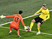 Холанн установил рекорды и вывел 