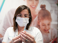 Гендиректор Pfizer: пока нет и в ближайшие месяцы не будет вакцины для детей