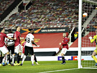 Битва гигантов.