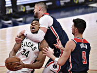 Дени Авдия вернулся в стартовую пятерку и набрал 9 очков