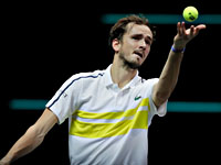 Даниил Медведев стал победителем турнира в Марселе и завтра станет второй ракеткой мира