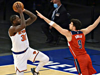 Дени Авдия набрал 14 очков.