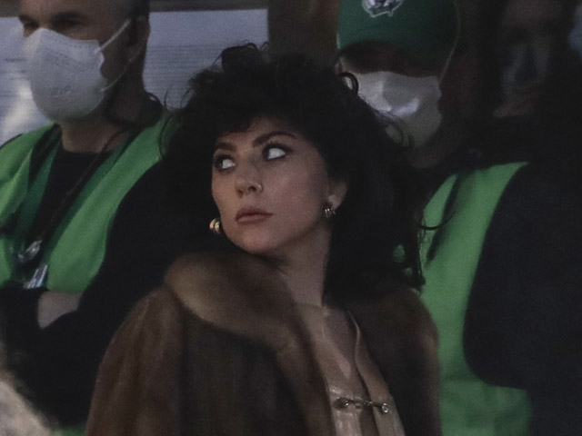 Lady Gaga в марте 2021 года на съемочной площадке Lady Gaga в марте 2021 года на съемочной площадке