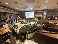 Полиция расследует обстоятельства аварии, во время которой такси въехало в ресторан в Тель-Авиве