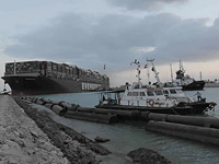 Контейнеровоз Ever Given сняли с мели