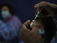 Первые данные по результатам вакцинации в США подтвердили высокую эффективность вакцин Pfizer и Moderna