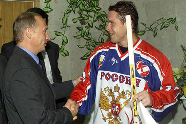 С Владимиром Путиным, 2001 год С Владимиром Путиным, 2001 год