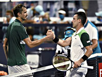 Медведев проиграл в четвертьфинале турнира в Майами