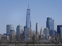 В Нью-Йорке злоумышленник с ножом атаковал хасидскую семью; муж, жена и ребенок ранены