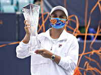 Победительницей турнира в Майами стала Эшли Барти. Андрееску снялась во втором сете