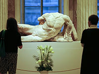 Эрмитаж получил жалобу о вредном влиянии обнаженных скульптур на детей